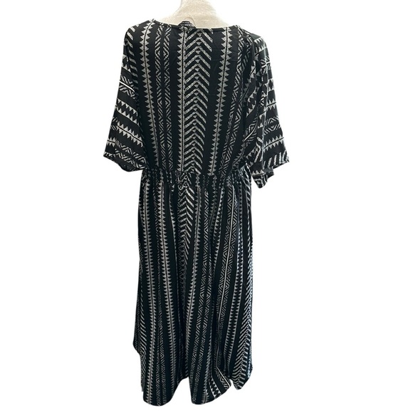 BloomChic Black and White Chevron Midi Dress - Picture 2 of 5